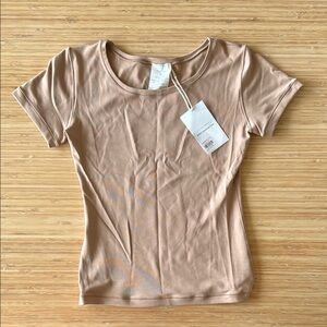 Savannah Morrow Essential Tee Clay